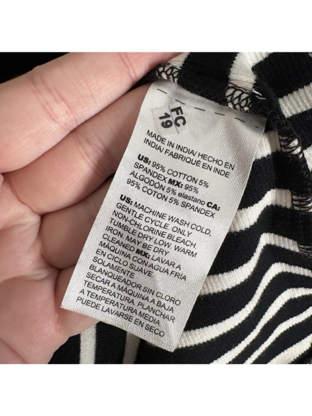 Chicos Sz 1 US M Black White 3/4 Sleeve Zenergy Ribbed Striped Henley Tee NWT - Picture 11 of 12